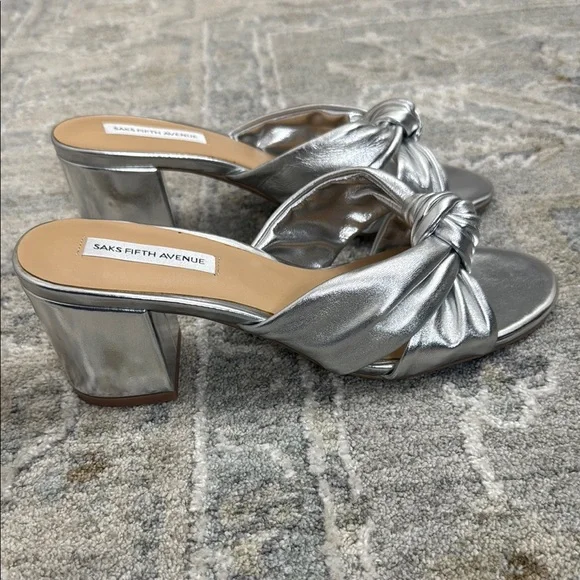 NWT Saks Fifth Avenue Silver Mules with Knotted Detail - Picture 1 of 5